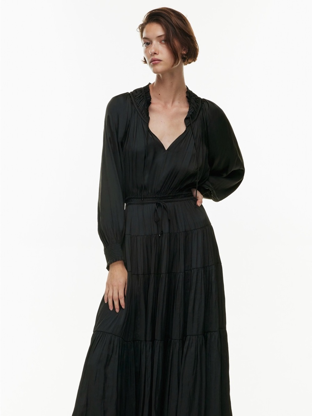 Aritzia Wilfred Dinette Dress Black Small S Plisse Satin Tiered Maxi